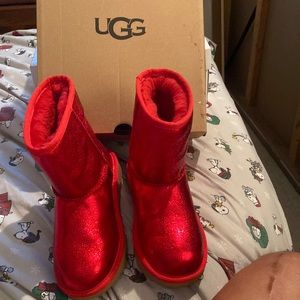 Ugg kids size 2 only wore once color red in their original box